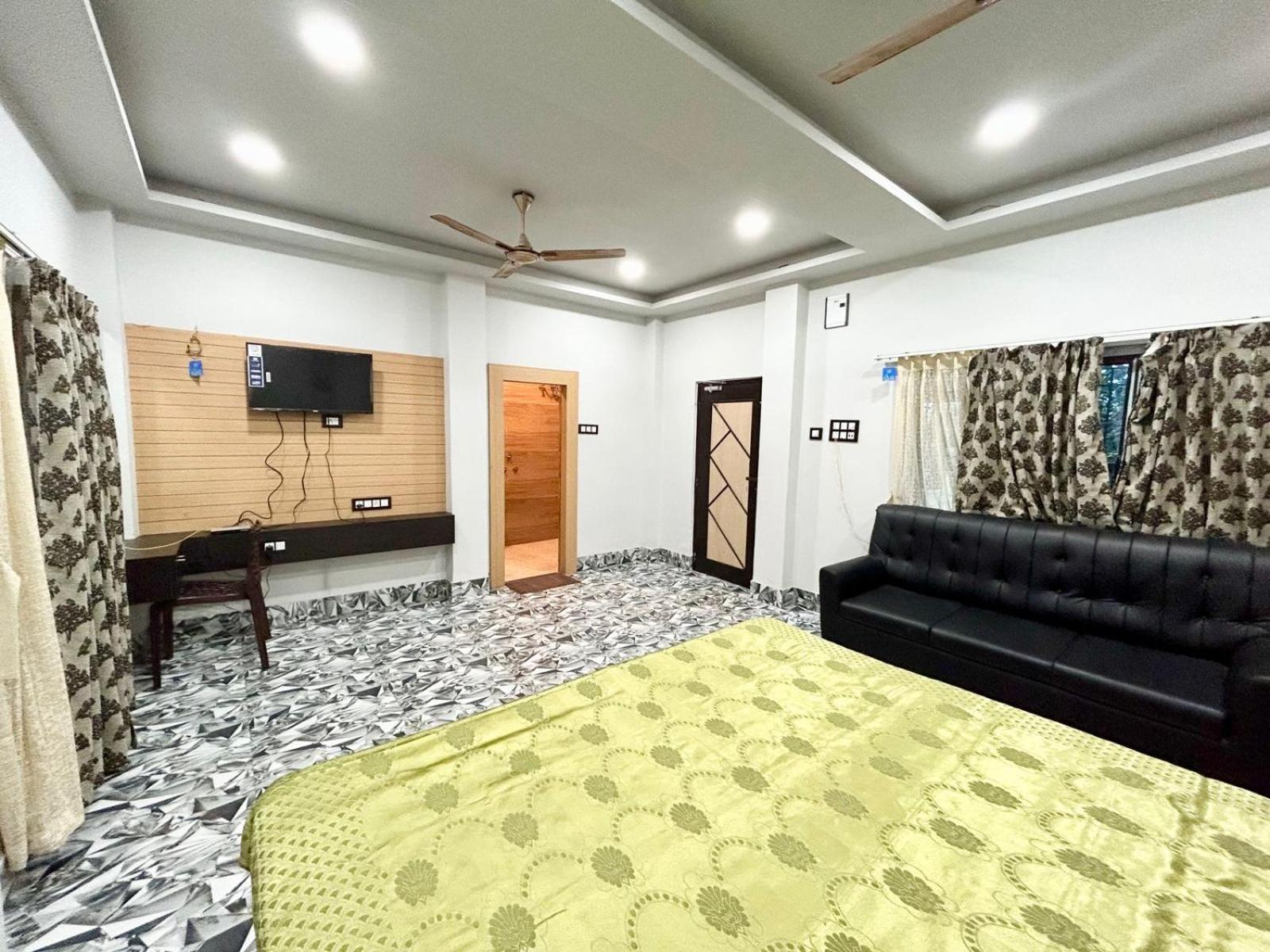 Palli Bangla Resort, Near Ruby Hospital, Anandapur Calcuta Exterior foto