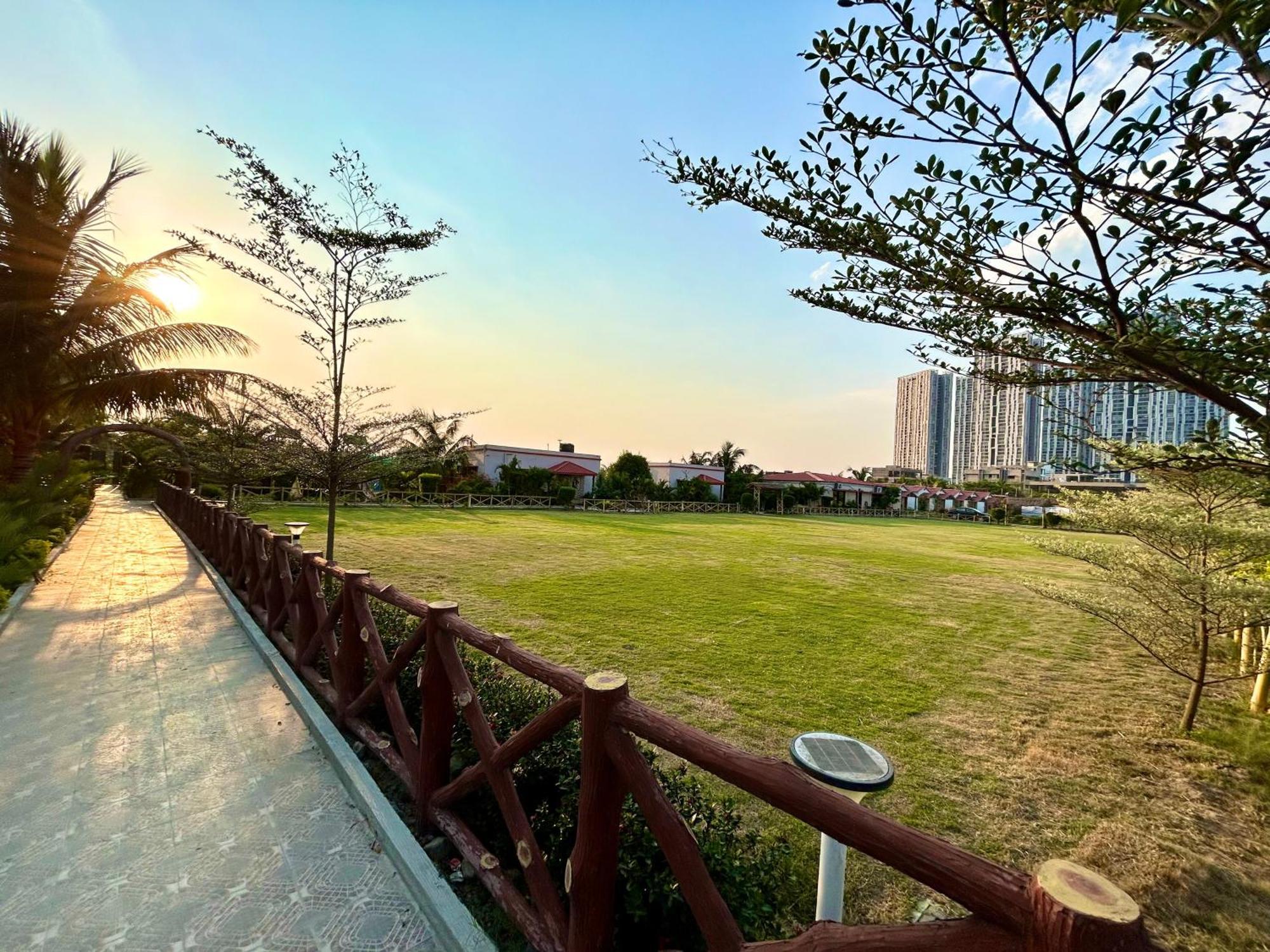 Palli Bangla Resort, Near Ruby Hospital, Anandapur Calcuta Exterior foto